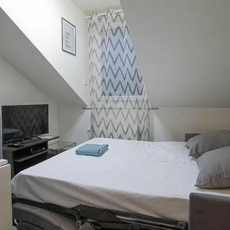 Zenbnb / Le Hutin / Hyper Centre / 2 Min. Du Tram Annemasse